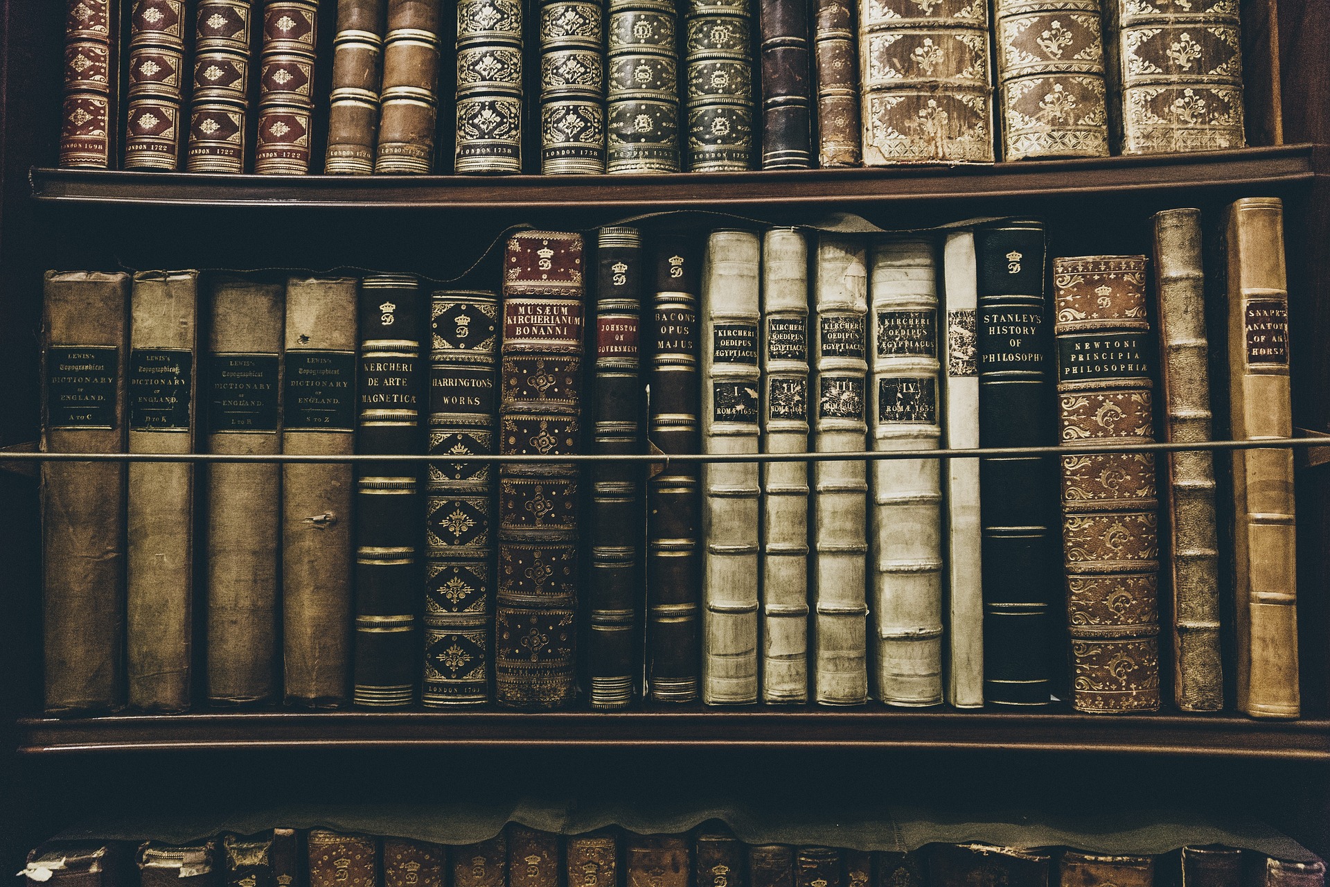 stocksnap books 2606859 1920